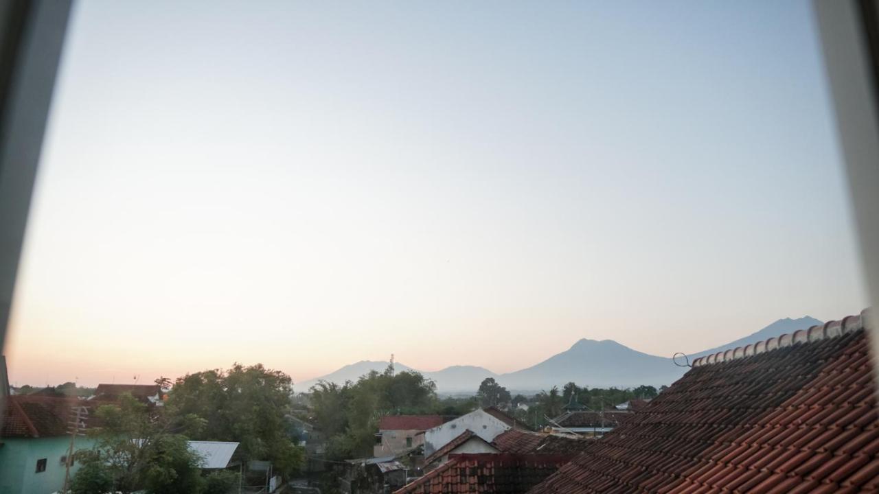 Wangi Homestay Banyuwangi  Exterior photo